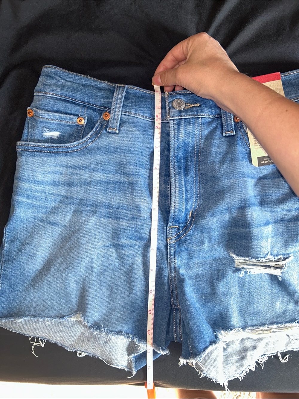 NWT Levi’s High-Rise Distressed Denim Shorts Hypersoft Women’s size 6 / 28 - Picture 6 of 6